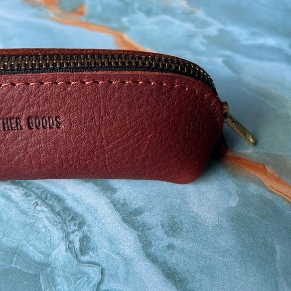 Portland Leather Brown Sidekick Pouch - Picture 4 of 4